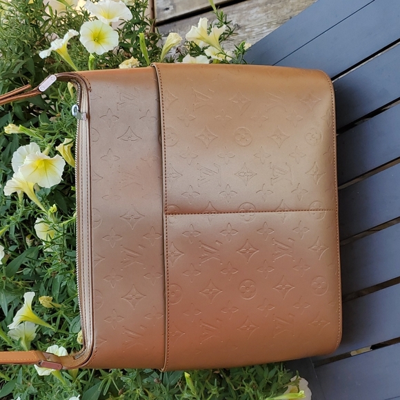 💥💥SOLD💥💥LV Sutter Shoulder bag - Picture 12 of 12